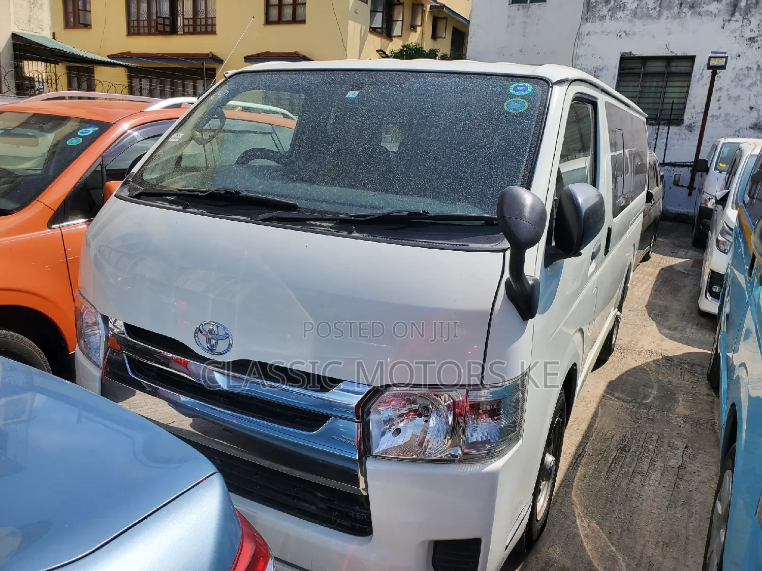 Toyota HiAce 2018 White