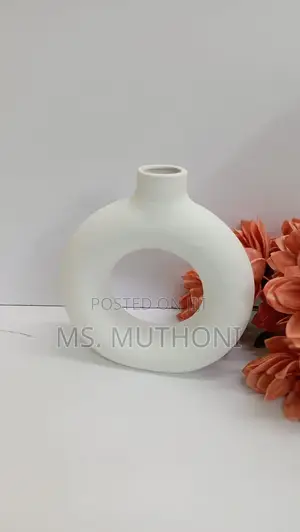 Doughnut-Shape Flower Vase*