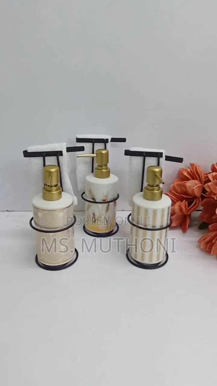 5 00ml Ceramic Soap Dispenser With Stand a Face Wipe Towel