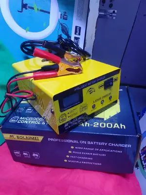 Car Battery Charger.Efficient Battery Charger.12v,24v