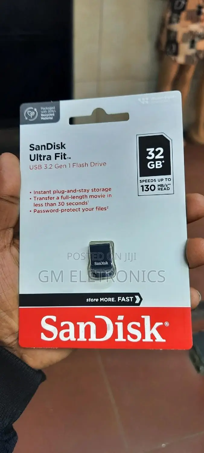 Universal 32gb Ultra-Fit Flash Drive 3.0