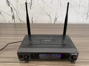 AM 103 B Professional Wireless Microphone