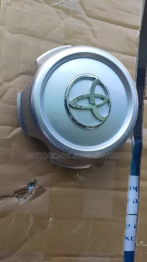 Toyota 100 Series V8 Wheel Rim Hub Caps