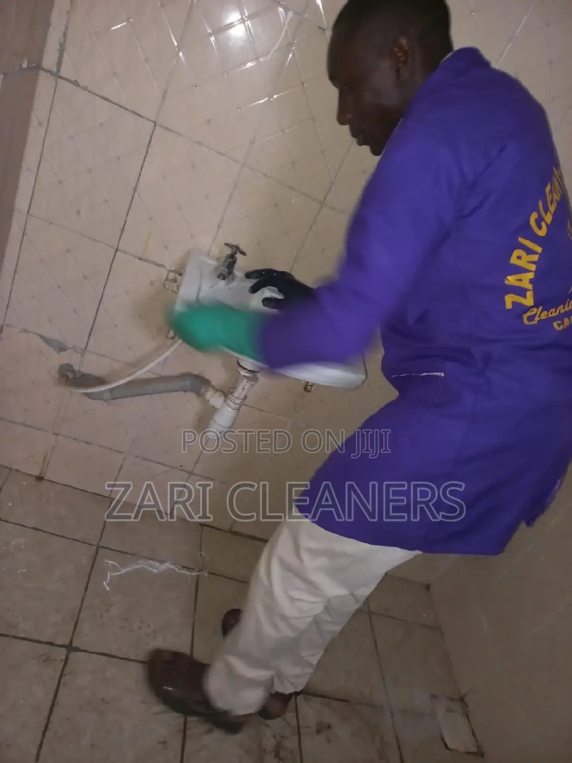 Sinks and Washroom Cleaning Services