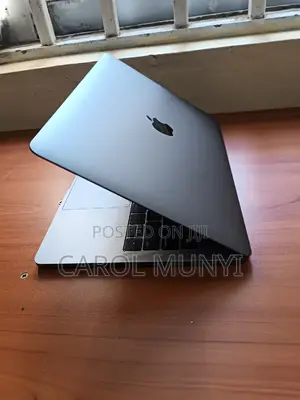 New Laptop Apple MacBook Pro 2017 16GB Intel Core I7 SSD 256GB