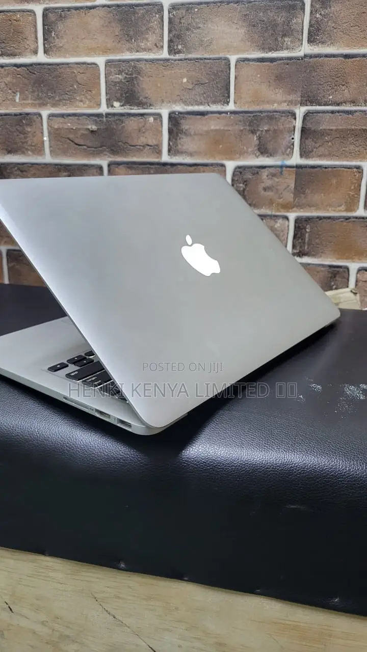 Laptop Apple MacBook Pro 8GB Intel Core I5 SSD 256GB