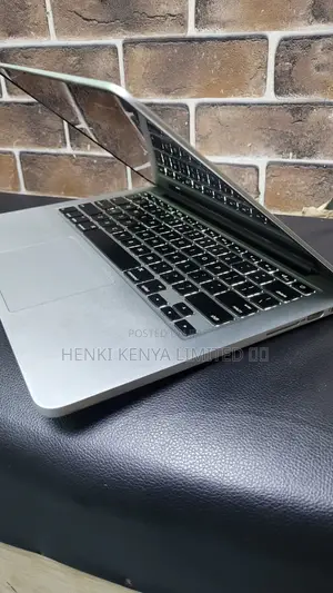 Laptop Apple MacBook Pro 8GB Intel Core I5 SSD 256GB