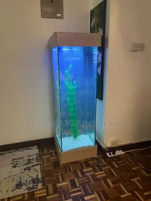 Tower Aquarium With 10fish