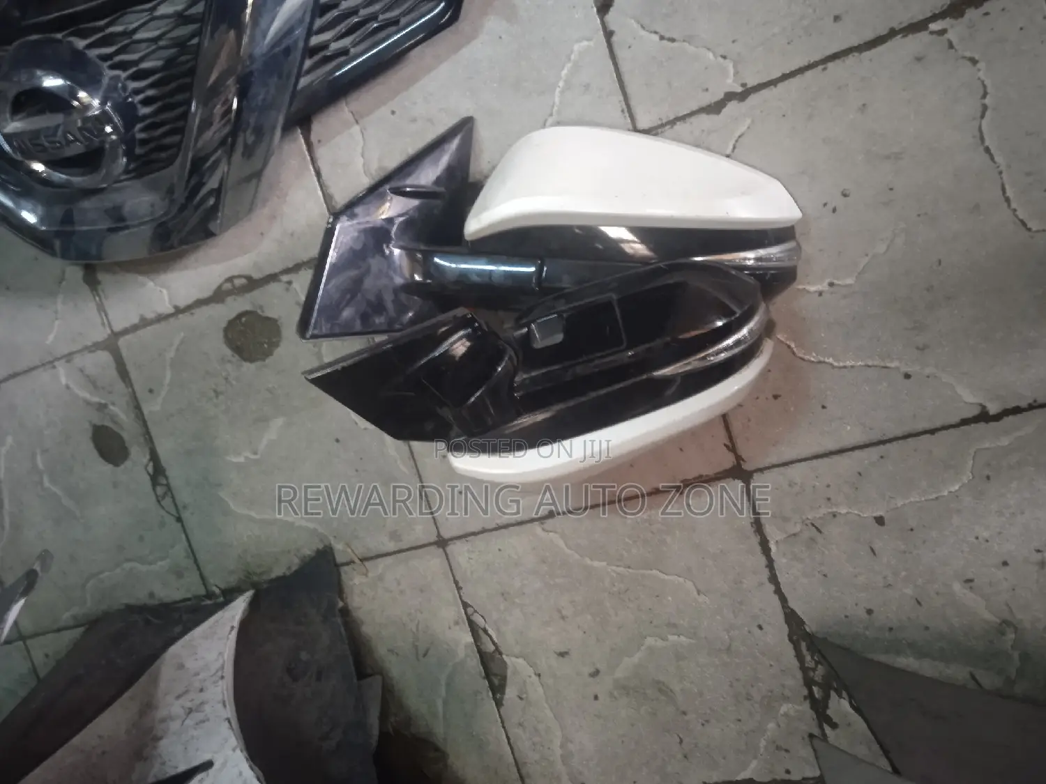 Harrier 2015 Side Mirror