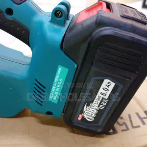 Cordless Chainsaw With 10-Inch
