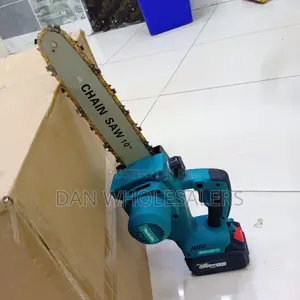 Cordless Chainsaw Makita 10-Inch Chainsaw