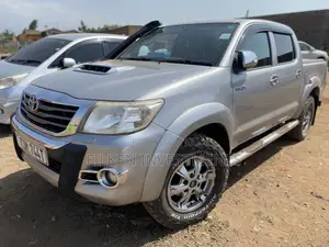 Toyota Hilux 2017 Silver