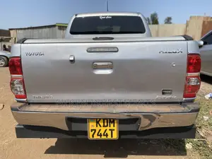 Toyota Hilux 2017 Silver