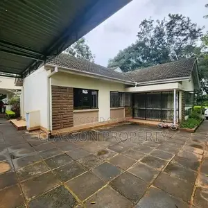 5bdrm Bungalow in Ngongroad, Kilimani for rent
