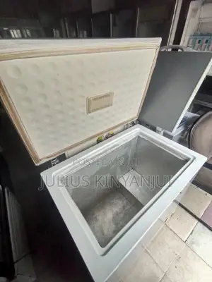 Hotpoint 200L Deep Freezer