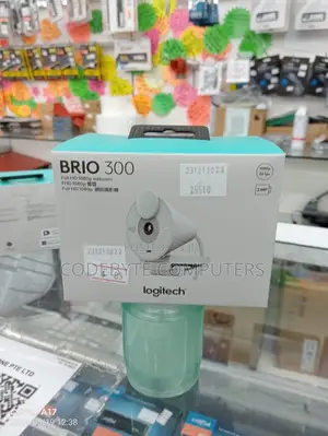 Logitech Brio 300 Off White