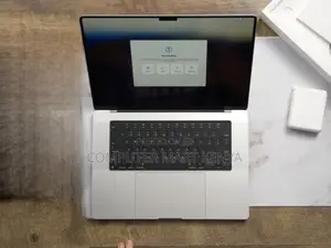 New Laptop Apple MacBook Pro 18GB Apple M3 Pro SSD 512GB