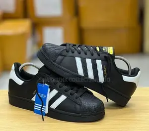 Adidas Superstar