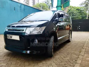 7 Seater Mini Van for Hire (Chauffeured)