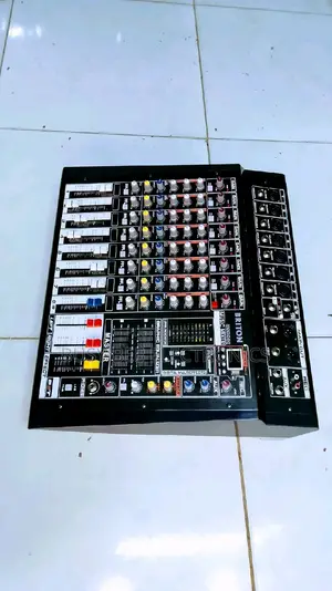 Briton Usb 900 Powered Mixer