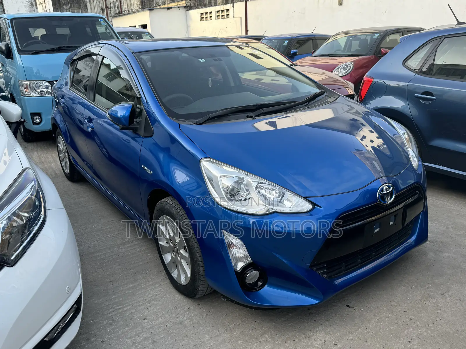 Toyota Aqua 2017 Blue