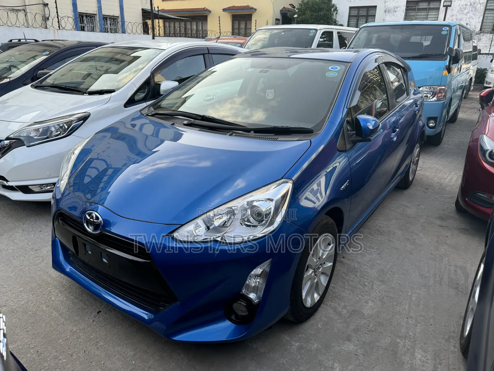 Toyota Aqua 2017 Blue