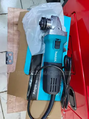 Makita 41⁄2 Inch Grinder