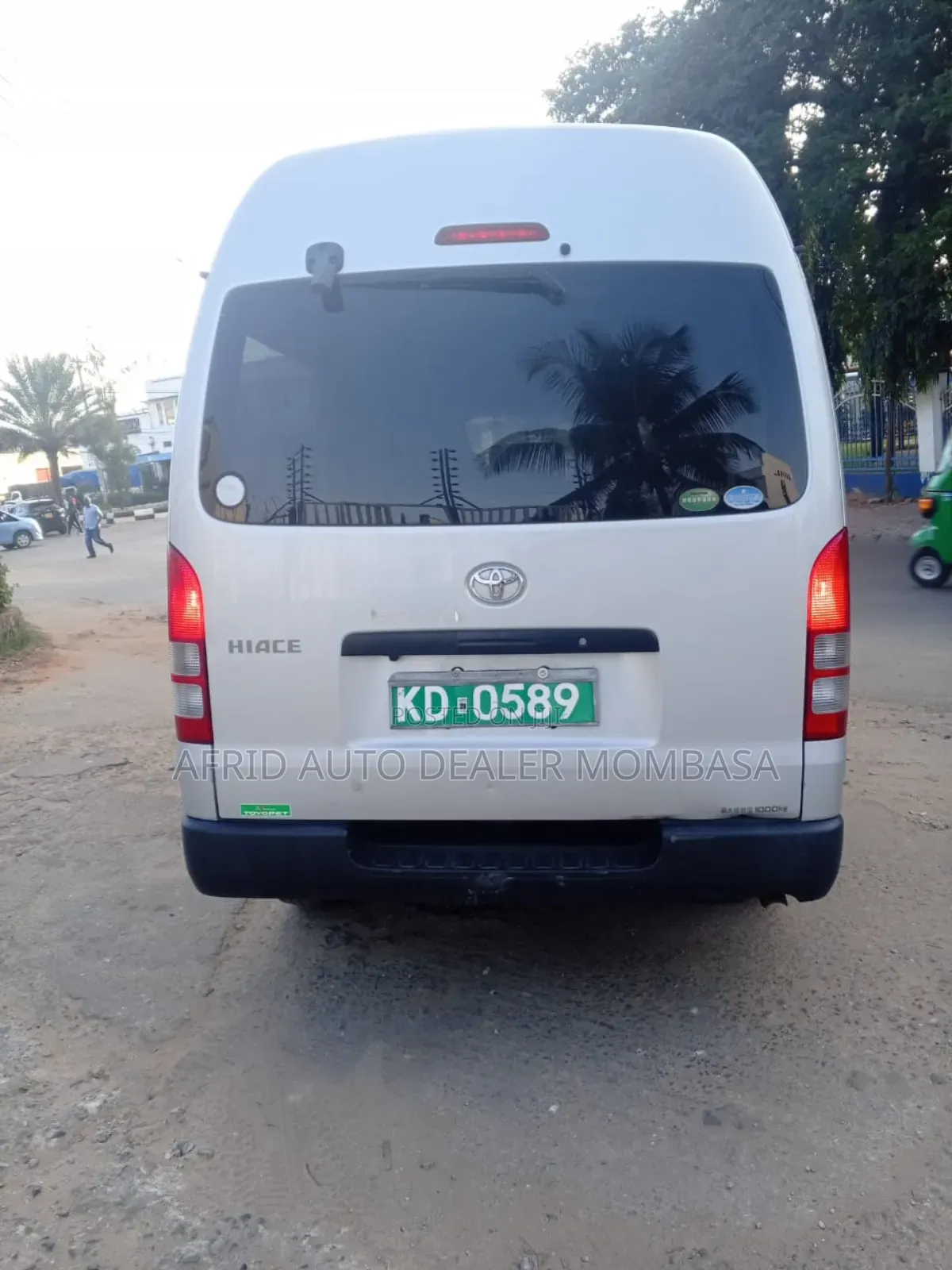 Toyota HiAce 2017 Silver