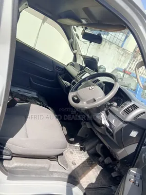 Toyota HiAce 2017 Silver
