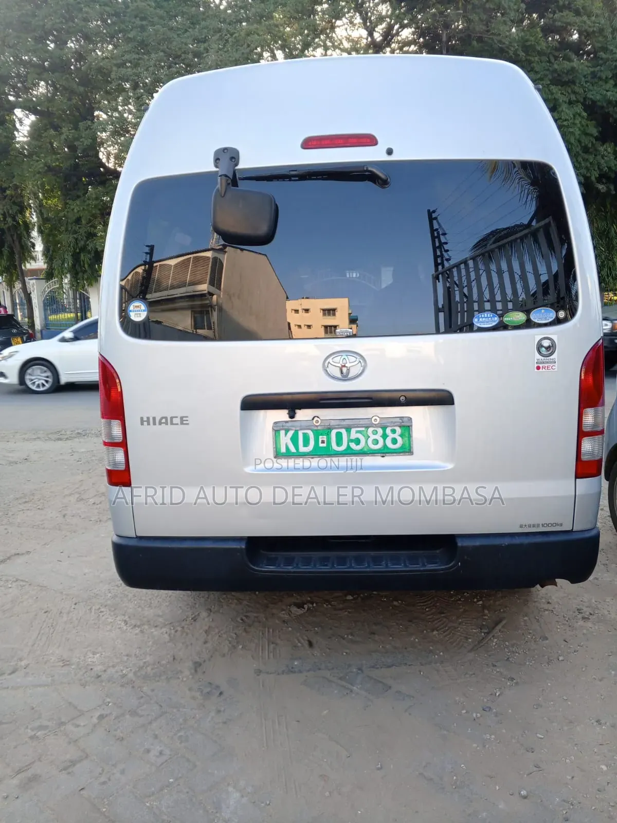 Toyota HiAce 2017 Silver