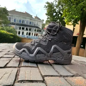 Black Lowa Tactical Military Boots >Black Combat Boots