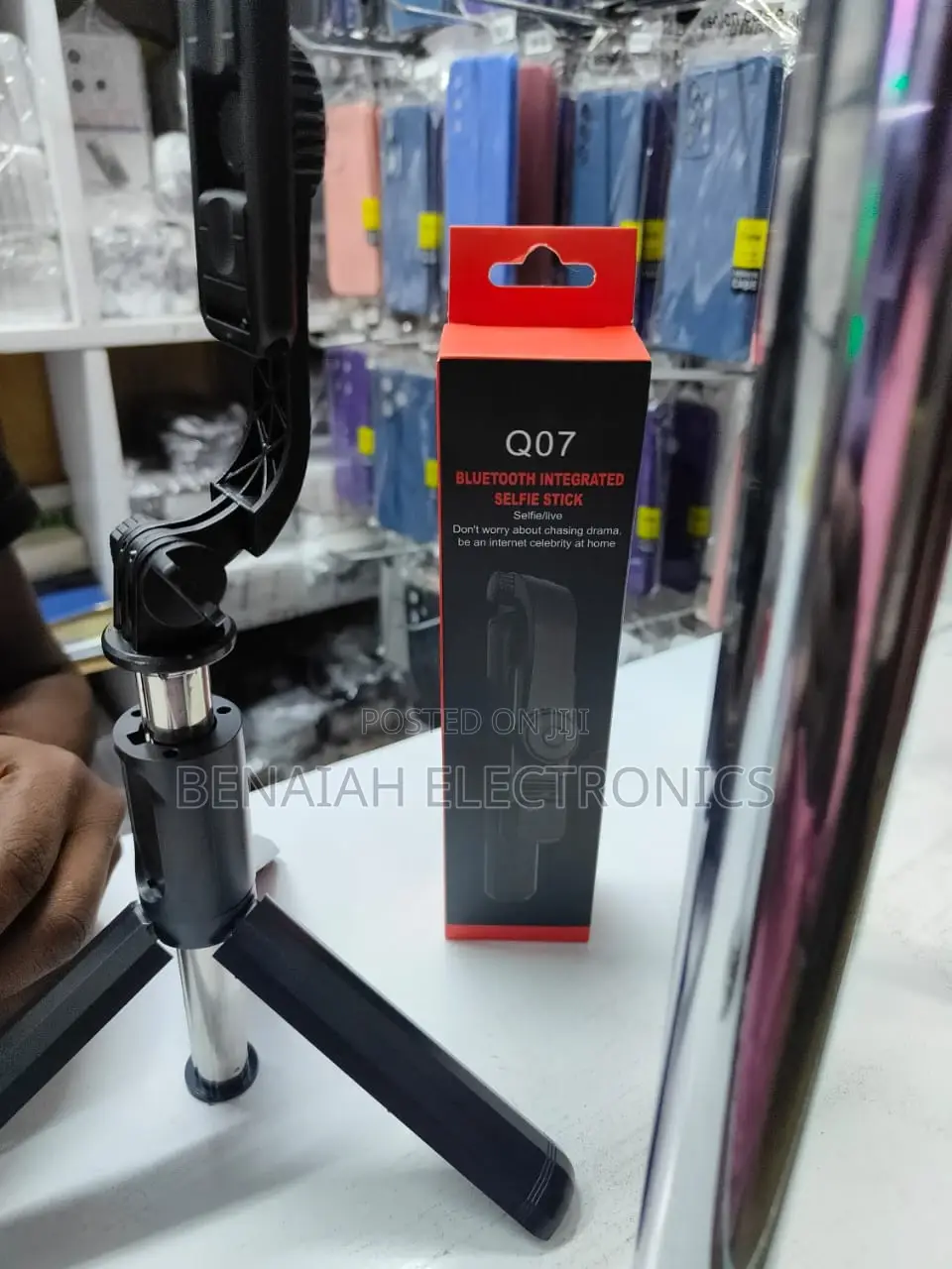 Selfie Stick,New With Bluetooth, Flash Light and Tripod