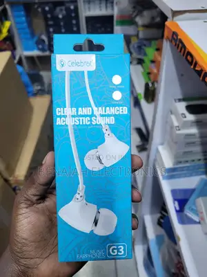 Earphones.Good And Quality Celebrat Earphones.