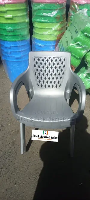 Good Quality Plastic Chair With Metal Legs