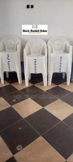 White Kenpoly Plastic Chair