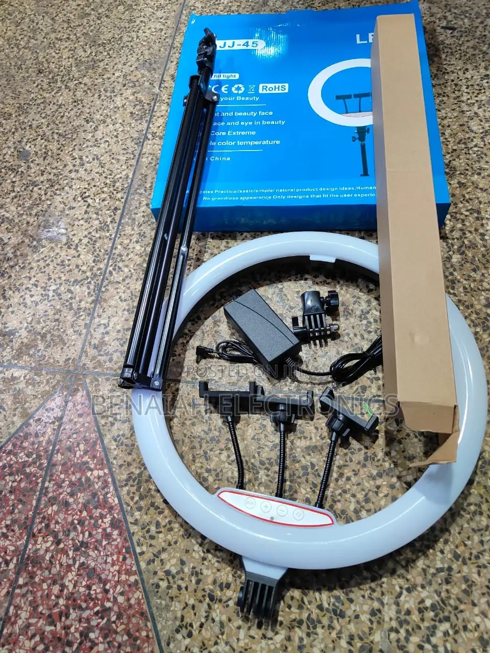 18" Ringlight With Stable Tripod Stand, Three Phone Holders