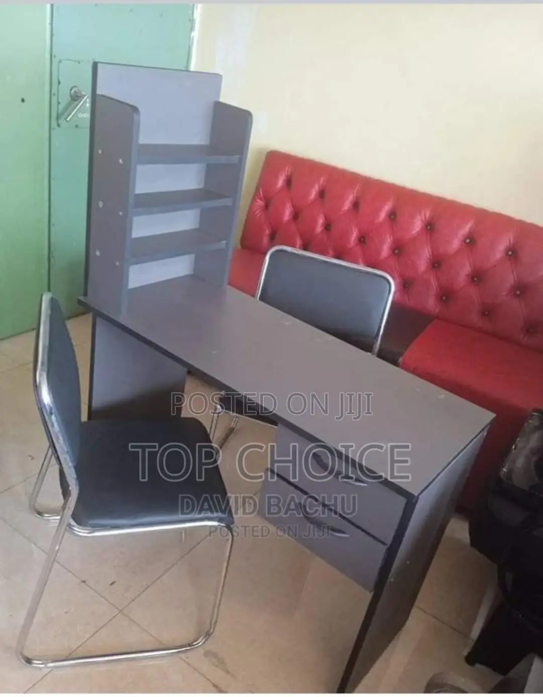 Salon Makeup Table