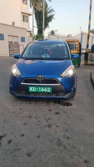 Toyota Sienta 2017 Blue