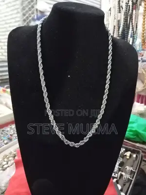 Twisted Chain.