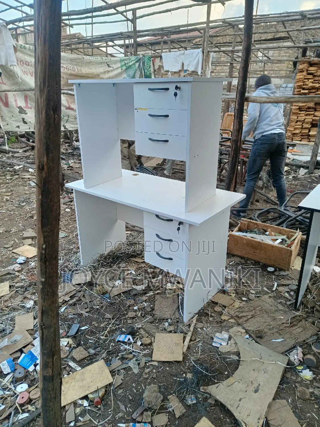 Office Desk or Office Table 0.9 M