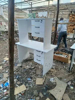 Office Desk or Office Table 0.9 M