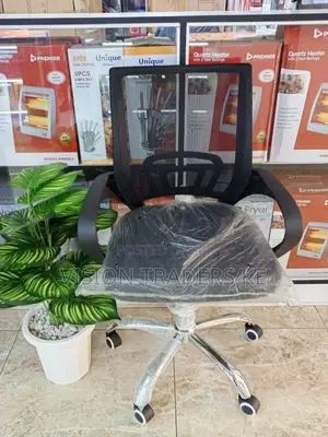 Brand New Assembled Executive Office Chair•