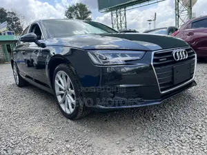 Audi A4 2.0T Premium AWD quattro 2017 Black
