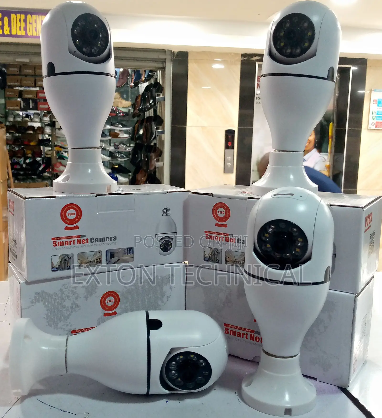 Indoor V380 Pro Rotating Wifi Bulb PTZ Camera With Motion