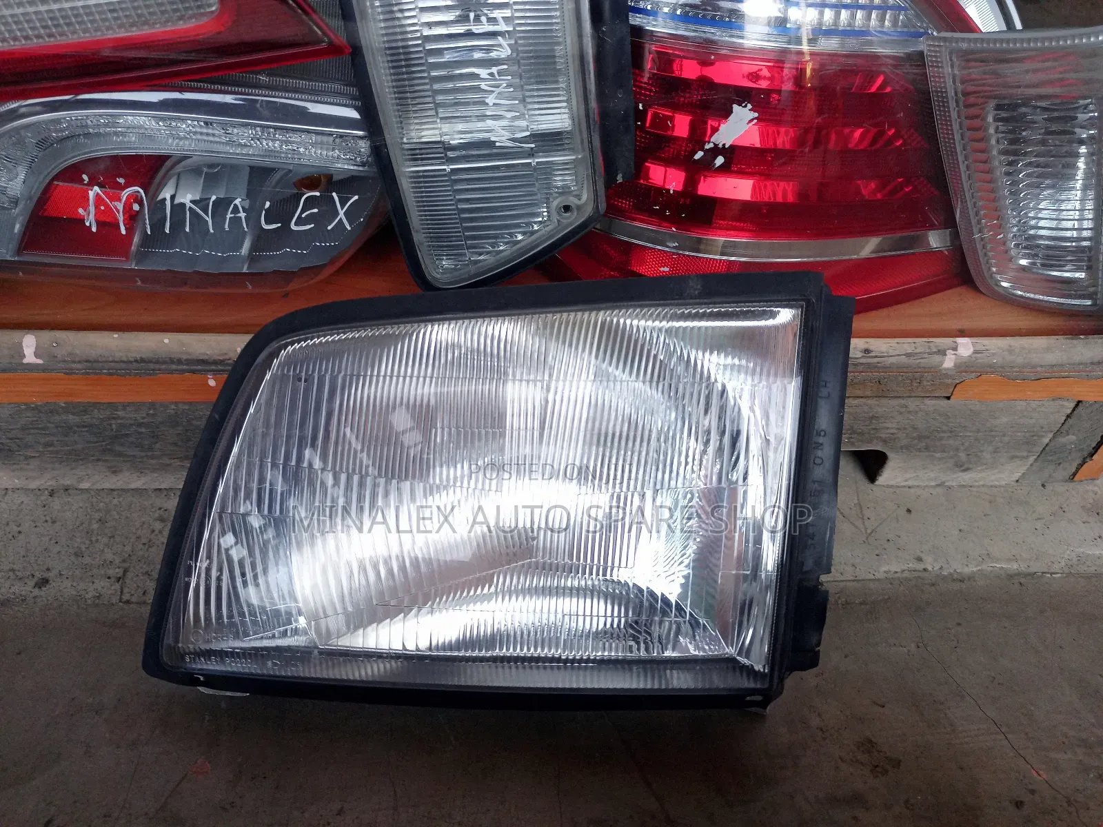 Headlight Mazda Bongo Van