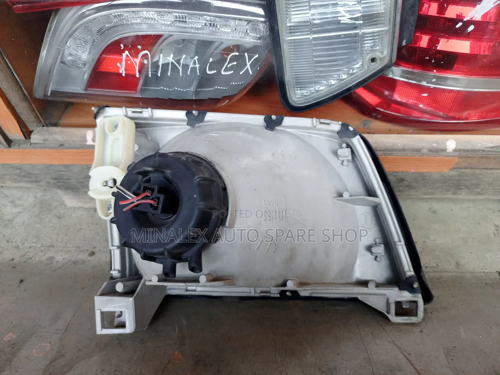 Headlight Mazda Bongo Van