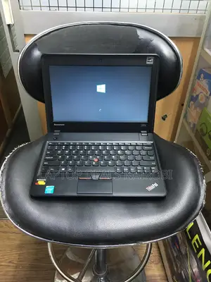 Laptop Lenovo ThinkPad X131e 4GB Intel Celeron HDD 320GB