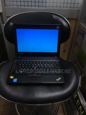 Laptop Lenovo ThinkPad X131e 4GB Intel Celeron HDD 320GB