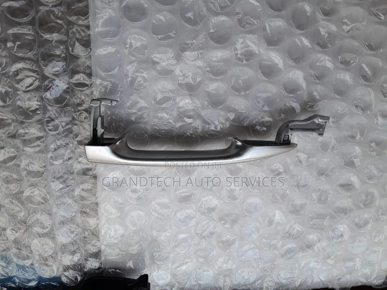 Noah/ Voxy Door Handle