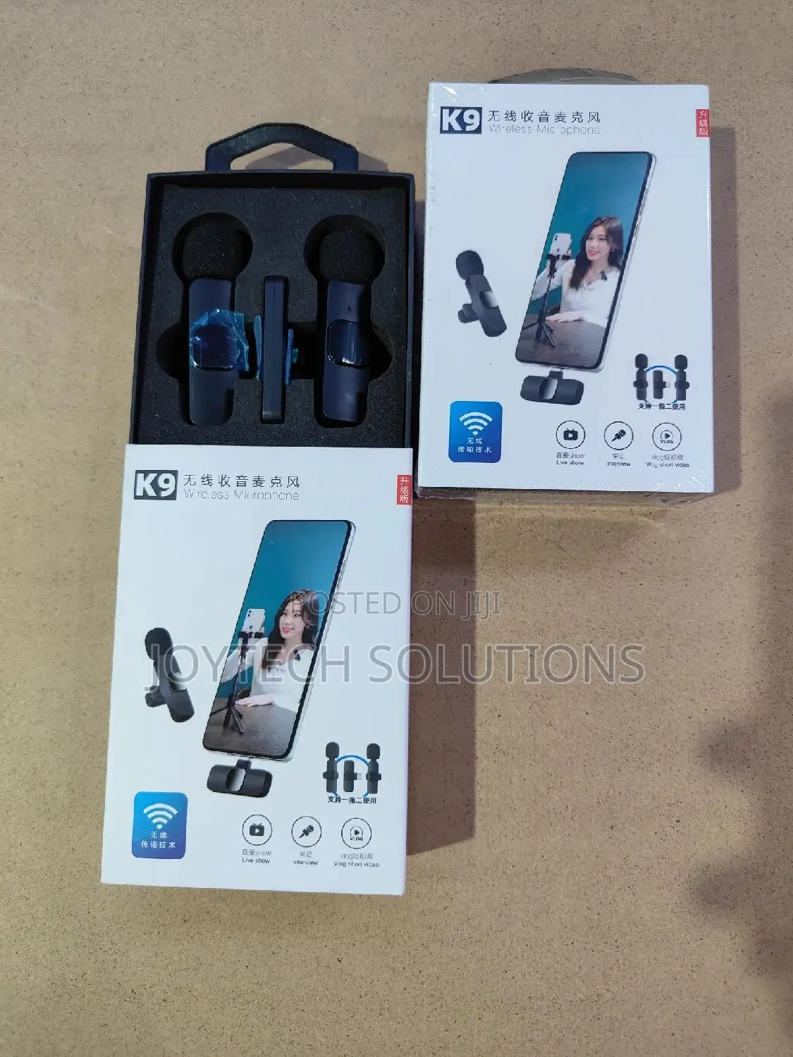  Wireless Dual Lapel Microphone for Type C Phone.